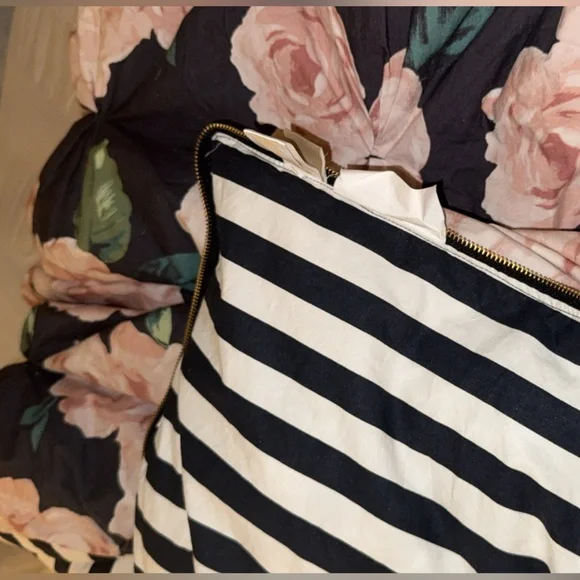 Pottery Barn Teen Emily Meritt Bed of Roses Black white stripe sleeping bag NEW - Picture 13 of 14